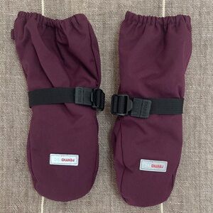 Reima Plum Fleece Lined Mittens with Buckle Size 2-4 yrs